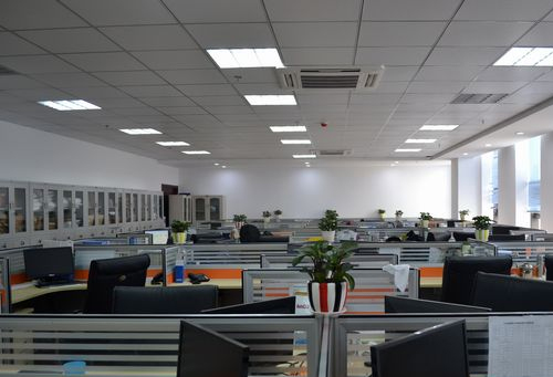 ‌AI未来趋势：技术突破、应用拓展与社会影响深化‌
