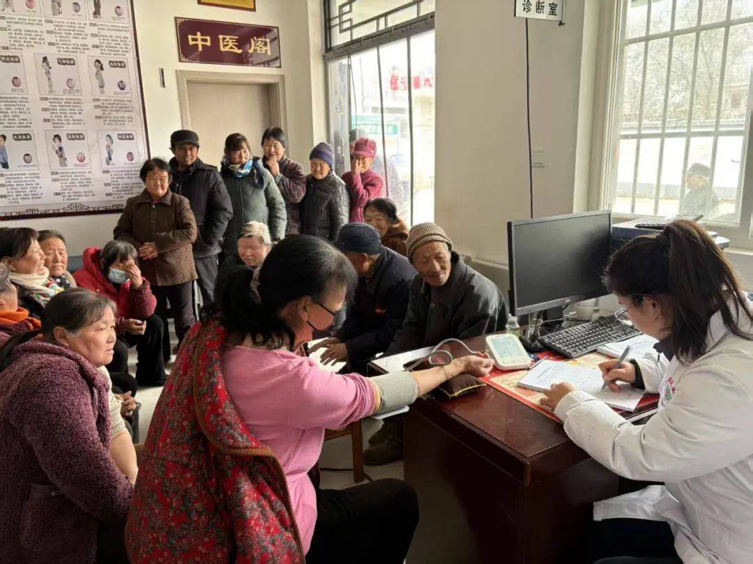 洛南县保安镇卫生院服务群众暖人心:保安服务
