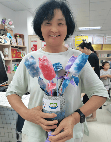 园山街道保安社区开展多元手工践行老年友好服务“四有一无”:保安服务

